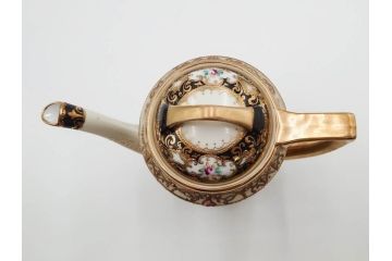 明治〜大正期　オールドノリタケ　NORITAKE　金彩　金盛　花　ハンドペイント　格調高く華やぎを纏ったコーヒーセット(ポット、クリーマー、シュガーポット、カップ&ソーサー3客、C&S、洋食器)(R-083570)
