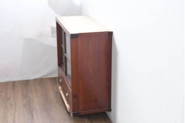 和製アンティーク　美品　漆塗りの深みと昭和レトロな雰囲気漂うシンプルなガラス戸棚(サイドキャビネット、カップボード、収納棚、本箱)(R-083571)