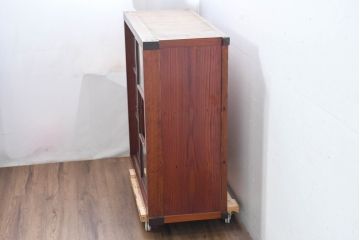 和製アンティーク　美品　漆塗りのきれいでシンプルな戸棚(サイドキャビネット、カップボード、収納棚、本箱)(R-083573)