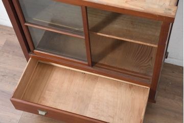 和製アンティーク　美品　漆塗りのきれいでシンプルな戸棚(サイドキャビネット、カップボード、収納棚、本箱)(R-083574)