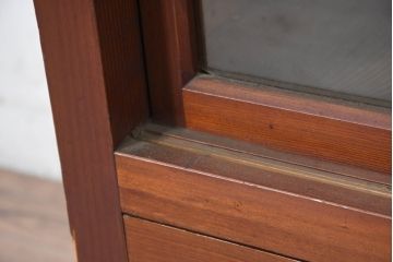 和製アンティーク　美品　漆塗りのきれいでシンプルな戸棚(サイドキャビネット、カップボード、収納棚、本箱)(R-083574)