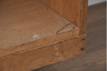 和製ヴィンテージ　素朴で古い木が味わい深いシンプルレトロな大振りマス目棚　(R-083575)