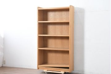 中古　美品　重厚　国産職人手作り　ぶ厚い楢(ナラ)材のシンプルな本棚(飾り棚、オープンシェルフ、ブックシェルフ、オープンラック、収納棚)(製作費約30万円)(R-083576)