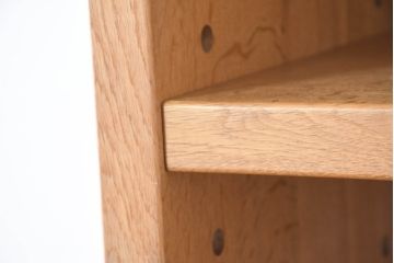 中古　美品　重厚　国産職人手作り　ぶ厚い楢(ナラ)材のシンプルな本棚(飾り棚、オープンシェルフ、ブックシェルフ、オープンラック、収納棚)(製作費約30万円)(R-083576)