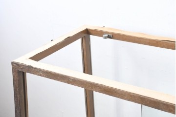 和製ヴィンテージ　希少デザイン　人気の台形!!前面に引き戸が付いたカウンターガラスケース　(R-083577)