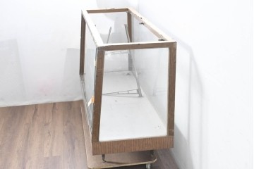 和製ヴィンテージ　希少デザイン　人気の台形!!前面に引き戸が付いたカウンターガラスケース　(R-083577)