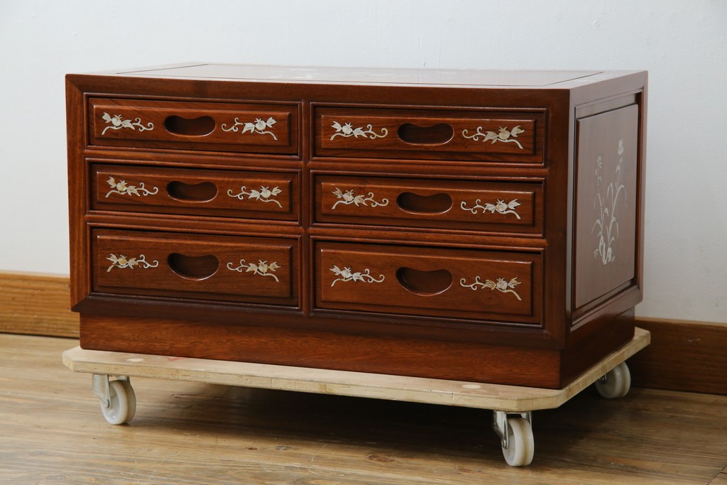 アジアンビンテージ　民芸家具　螺鈿(ラデン)象嵌入り　上品な佇まいが美しい6杯小引き出し　(R-083578)