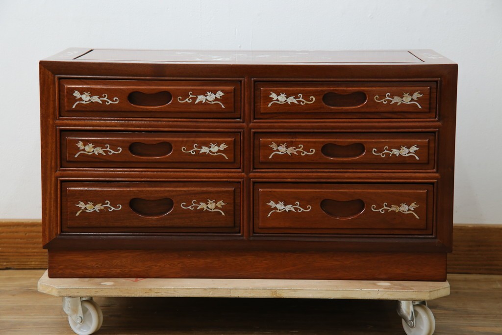 アジアンビンテージ　民芸家具　螺鈿(ラデン)象嵌入り　上品な佇まいが美しい6杯小引き出し　(R-083578)