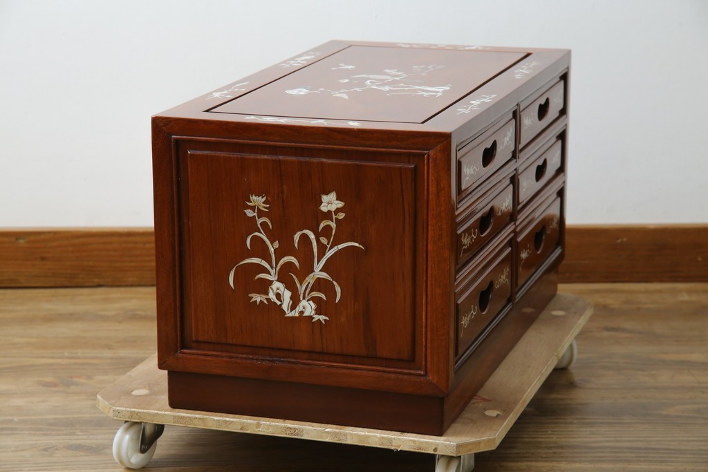 アジアンビンテージ　民芸家具　螺鈿(ラデン)象嵌入り　上品な佇まいが美しい6杯小引き出し　(R-083578)