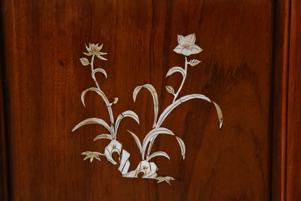 アジアンビンテージ　民芸家具　螺鈿(ラデン)象嵌入り　上品な佇まいが美しい6杯小引き出し　(R-083578)