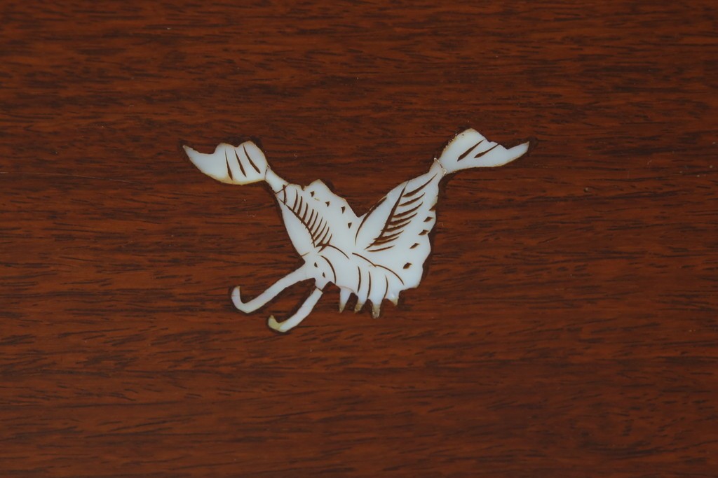 アジアンビンテージ　民芸家具　螺鈿(ラデン)象嵌入り　上品な佇まいが美しい6杯小引き出し　(R-083578)