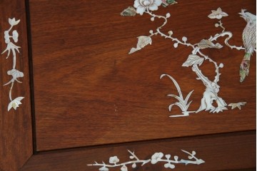 アジアンビンテージ　民芸家具　螺鈿(ラデン)象嵌入り　上品な佇まいが美しい6杯小引き出し　(R-083578)