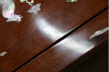 アジアンビンテージ　民芸家具　螺鈿(ラデン)象嵌入り　上品な佇まいが美しい6杯小引き出し　(R-083578)