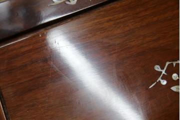 アジアンビンテージ　民芸家具　螺鈿(ラデン)象嵌入り　上品な佇まいが美しい6杯小引き出し　(R-083578)