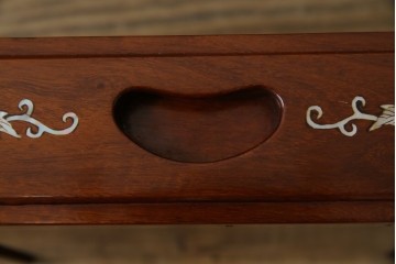 アジアンビンテージ　民芸家具　螺鈿(ラデン)象嵌入り　上品な佇まいが美しい6杯小引き出し　(R-083578)