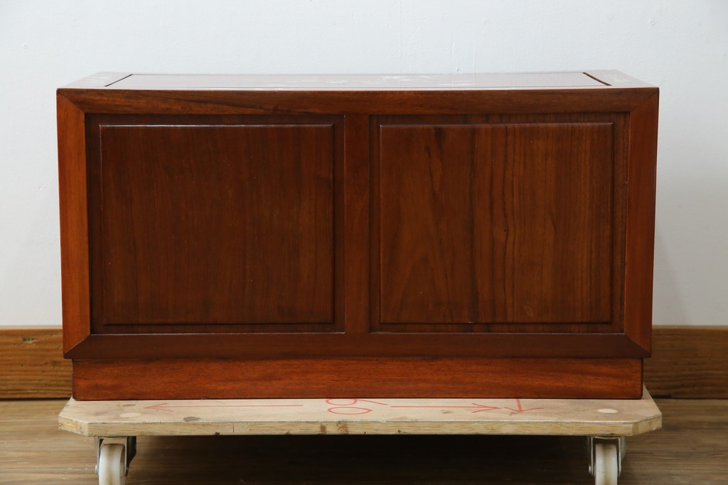 アジアンビンテージ　民芸家具　螺鈿(ラデン)象嵌入り　上品な佇まいが美しい6杯小引き出し　(R-083578)