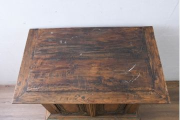 アジアンビンテージ　美品!!　民芸家具　ラジャスタン彫刻家具　チーク材の立派なサイドキャビネット(リビングボード、サイドボード、収納棚、飾り棚、戸棚、ヴィンテージ)(R-083580)