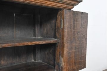 アジアンビンテージ　美品!!　民芸家具　ラジャスタン彫刻家具　チーク材の立派なサイドキャビネット(リビングボード、サイドボード、収納棚、飾り棚、戸棚、ヴィンテージ)(R-083580)