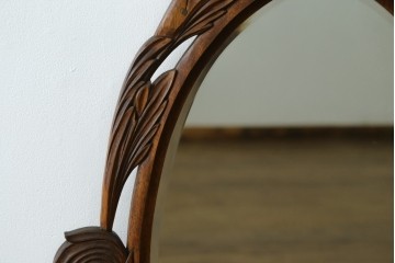 アジアンビンテージ　美しい彫刻が目を引くウォールミラー　(R-083581)