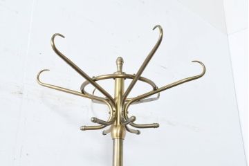 中古　美品　最高級品　オランダ　アイホールツ(EICHHOLTZ)　真鍮製　アンティーク仕上げ　空間のアクセントになるラグジュアリーなコートハンガー(ポールハンガー、洋服掛け、帽子掛け、傘立て、ブラス)(定価約26万円)(R-083583)
