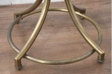 中古　美品　最高級品　オランダ　アイホールツ(EICHHOLTZ)　真鍮製　アンティーク仕上げ　空間のアクセントになるラグジュアリーなコートハンガー(ポールハンガー、洋服掛け、帽子掛け、傘立て、ブラス)(定価約26万円)(R-083583)