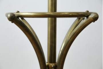 中古　美品　最高級品　オランダ　アイホールツ(EICHHOLTZ)　真鍮製　アンティーク仕上げ　空間のアクセントになるラグジュアリーなコートハンガー　定価約26万円相当　(R-083583)