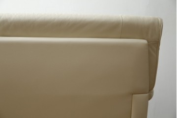 中古　美品　カリモク家具(karimoku)　Chitano(チターノ)　レザー(本革)　シンプルながら洗練されたデザインが美しい2人掛けソファ　定価約32万円相当　(R-083585)