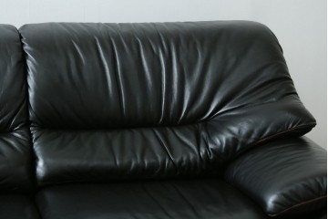 ドイツビンテージ　美品　オールド ヒモラ(Himolla)　名門椅子工房オオタで張り替え済み　本革(レザー)　クラシックデザインで長く愛用できる3人掛けソファ　(R-083587)