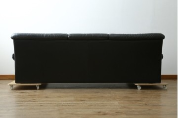 ドイツビンテージ　美品　オールド ヒモラ(Himolla)　名門椅子工房オオタで張り替え済み　本革(レザー)　クラシックデザインで長く愛用できる3人掛けソファ　(R-083587)