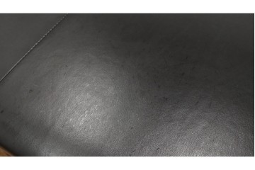 ドイツビンテージ　美品　オールド ヒモラ(Himolla)　名門椅子工房オオタで張り替え済み　本革(レザー)　クラシックデザインで長く愛用できる3人掛けソファ　(R-083587)