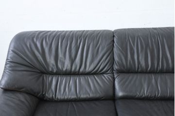 ドイツビンテージ　美品　オールド ヒモラ(Himolla)　名門椅子工房オオタで張り替え済み　本革(レザー)　クラシックデザインで長く愛用できる3人掛けソファ(3P、三人掛け、レザーソファ、トリプルソファ、ヴィンテージ)(R-083587)