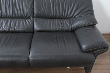 ドイツビンテージ　美品　オールド ヒモラ(Himolla)　名門椅子工房オオタで張り替え済み　本革(レザー)　クラシックデザインで長く愛用できる3人掛けソファ(3P、三人掛け、レザーソファ、トリプルソファ、ヴィンテージ)(R-083587)