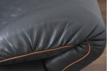 ドイツビンテージ　美品　オールド ヒモラ(himolla)　名門椅子工房オオタで張り替え済み　本革(レザー)　極上のリラックス空間を演出する一人掛けソファ2脚セット(1人掛けソファ、一人掛け、1P、アームソファ、ラウンジソファ、ヴィンテージ、バラ売り可能)(R-083588)