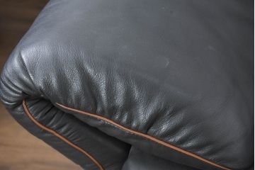 ドイツビンテージ　美品　オールド ヒモラ(himolla)　名門椅子工房オオタで張り替え済み　本革(レザー)　極上のリラックス空間を演出する一人掛けソファ2脚セット(1人掛けソファ、一人掛け、1P、アームソファ、ラウンジソファ、ヴィンテージ、バラ売り可能)(R-083588)
