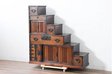 中古　美品　民芸家具　アンティーク調　上質な和の趣漂う両面使いできる階段箪笥(階段タンス、収納たんす、和箪笥、引き出し)(R-083589)