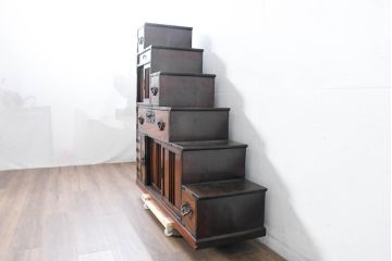 中古　美品　民芸家具　アンティーク調　上質な和の趣漂う両面使いできる階段箪笥(階段タンス、収納たんす、和箪笥、引き出し)(R-083589)
