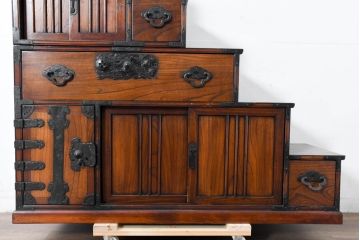 中古　美品　民芸家具　アンティーク調　上質な和の趣漂う両面使いできる階段箪笥(階段タンス、収納たんす、和箪笥、引き出し)(R-083589)