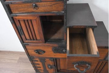 中古　美品　民芸家具　アンティーク調　上質な和の趣漂う両面使いできる階段箪笥(階段タンス、収納たんす、和箪笥、引き出し)(R-083589)