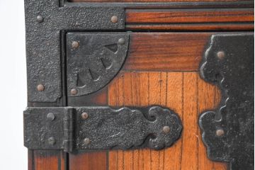 中古　美品　民芸家具　アンティーク調　上質な和の趣漂う両面使いできる階段箪笥(階段タンス、収納たんす、和箪笥、引き出し)(R-083589)