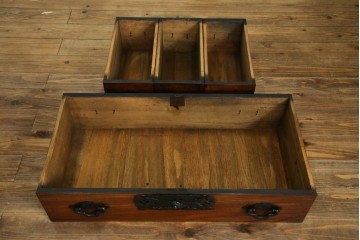 中古　美品　民芸家具　アンティーク調　上質な和の趣漂う両面使いできる階段箪笥　(R-083589)