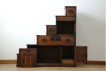 中古　美品　民芸家具　アンティーク調　上質な和の趣漂う両面使いできる階段箪笥　(R-083589)