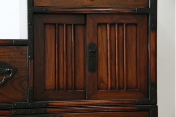 中古　美品　民芸家具　アンティーク調　上質な和の趣漂う両面使いできる階段箪笥　(R-083589)