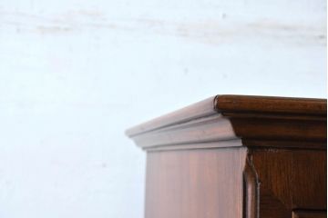 イギリスアンティーク　美品　高級品　クイーンアン様式　前面ウォールナット材　バール杢　ハイボーイ　上品な装飾や猫脚がクラシカルな雰囲気を高めるチェスト(引き出し、サイドチェスト、英国)(R-083590)