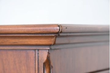 イギリスアンティーク　美品　高級品　クイーンアン様式　前面ウォールナット材　バール杢　ハイボーイ　上品な装飾や猫脚がクラシカルな雰囲気を高めるチェスト(引き出し、サイドチェスト、英国)(R-083590)