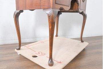 イギリスアンティーク　美品　高級品　クイーンアン様式　前面ウォールナット材　バール杢　ハイボーイ　上品な装飾や猫脚がクラシカルな雰囲気を高めるチェスト(引き出し、サイドチェスト、英国)(R-083590)
