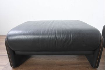 ドイツビンテージ　美品　オールド ヒモラ(himolla)　名門椅子工房オオタで張り替え済み　本革(レザー)　クラシックデザインで長く愛用できるオットマン2点セット(フットスツール、1Pソファ、1人掛けソファ、一人掛けソファ、椅子、イス、チェア、ヴィンテージ)(R-083591)