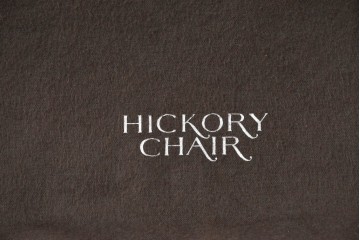中古　高級品　マホガニー材　ヒッコリーチェア(HICKORY CHAIR)　優雅な象嵌が印象的なサイドボード　定価約94万円　(R-083592)