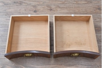 中古　高級品　マホガニー材　ヒッコリーチェア(HICKORY CHAIR)　優雅な象嵌が印象的なサイドボード　定価約94万円　(R-083592)