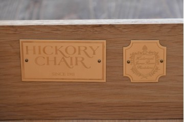 中古　高級品　マホガニー材　ヒッコリーチェア(HICKORY CHAIR)　優雅な象嵌が印象的なサイドボード　定価約94万円　(R-083592)