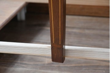 中古　高級品　マホガニー材　ヒッコリーチェア(HICKORY CHAIR)　優雅な象嵌が印象的なサイドボード　定価約94万円　(R-083592)